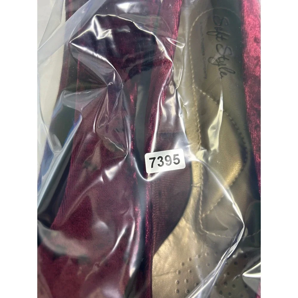 Holiday Velvet Soft Style Womens 10‎ Burgundy Wine Low Wedge Round Toe Pumps